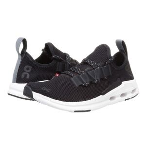 On “Cloud Easy” women’s 6.5 NWT